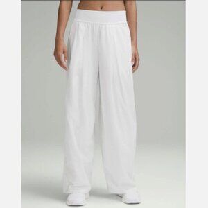 Lululemon NWT Lightweight Tennis Mid Rise Track Pants Athleisure White Womens 8